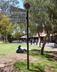 Alice springs travel tips sign