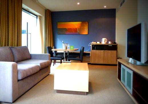 Holiday Inn Melbourne, King Suite