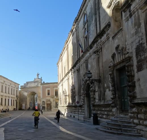 lecce porta inside