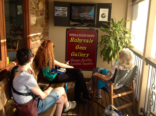 rubyvale gem gallery and cafe video