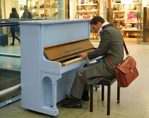 eurostar st pancras piano