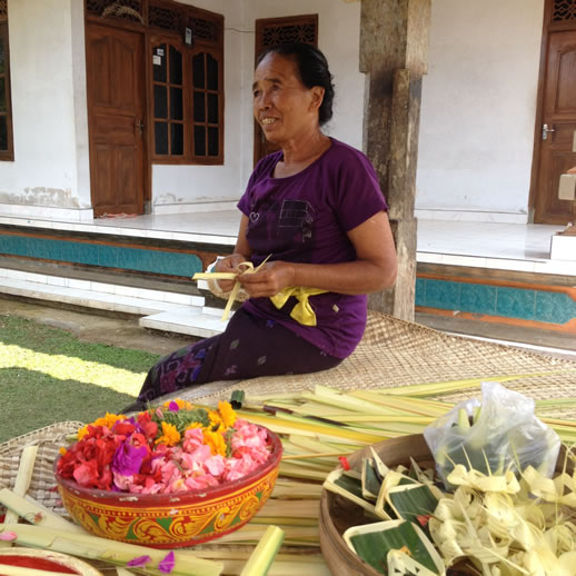 rumah desa granny offerings