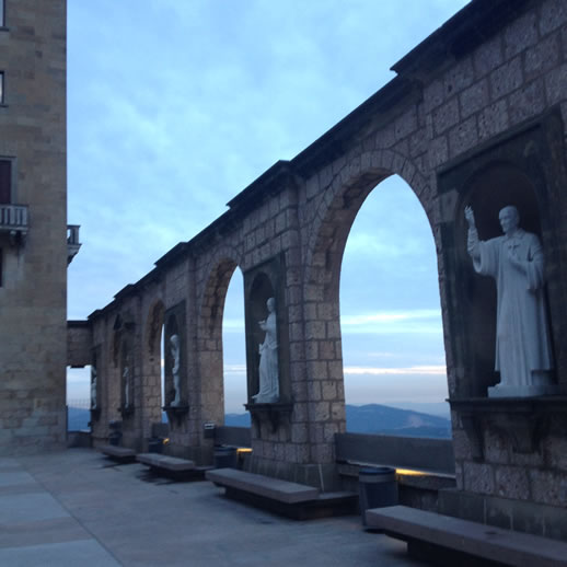 monserrat arches 2