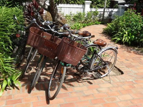 3-nagas-bikes-luang-prabang