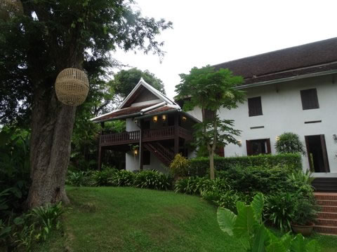 3-nagas-garden-luang-prabang