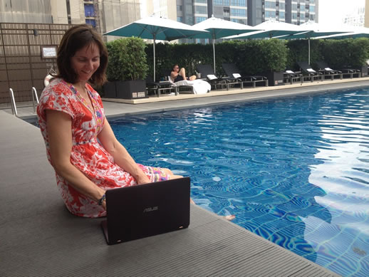 asus-zenbook-flip-poolside-with-me