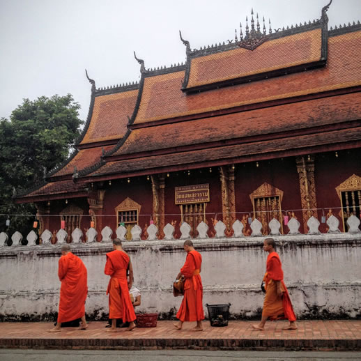 luang-prabang-monks